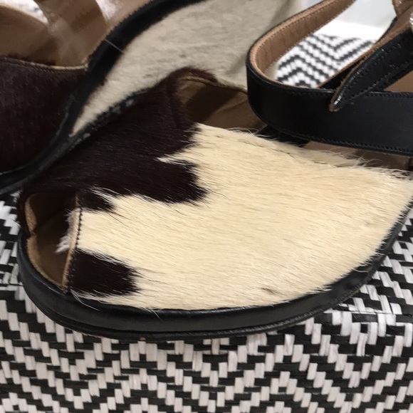 CALF HAIR SANDALS - Picture 7 of 15